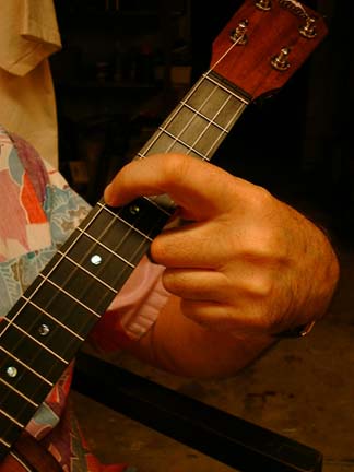 Tuning the 4-string Tenor Ukulele